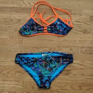 TYR bikini size XL (14-16)